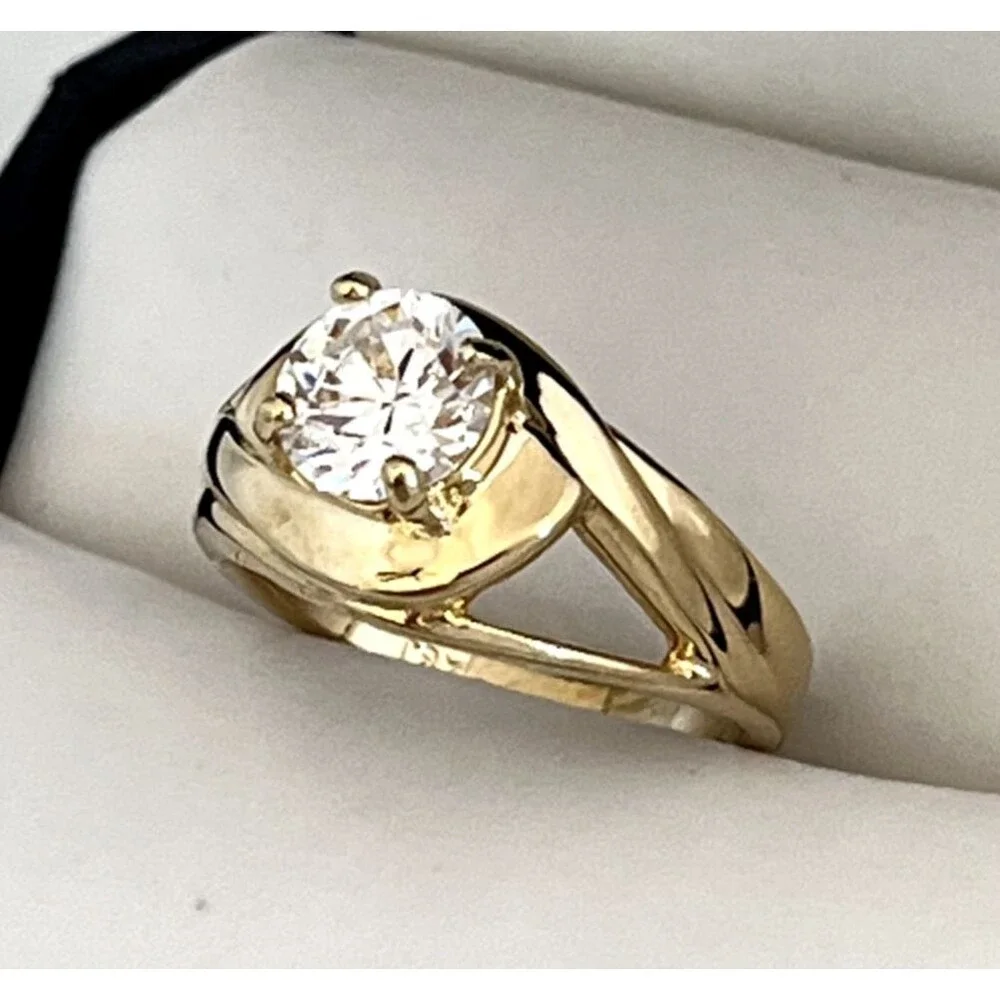 Vintage 1970s Ring Size 8 CZ Solitaire Openwork Gold Plated Band - 14R